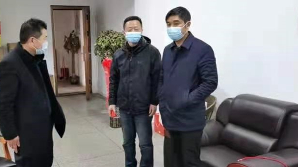 蒙城縣城關(guān)街道主要領(lǐng)導(dǎo)春節(jié)期間走訪慰問企業(yè)(圖1) 蒙城縣城關(guān)街道主要領(lǐng)導(dǎo)春節(jié)期間走訪慰問企業(yè)(圖1)